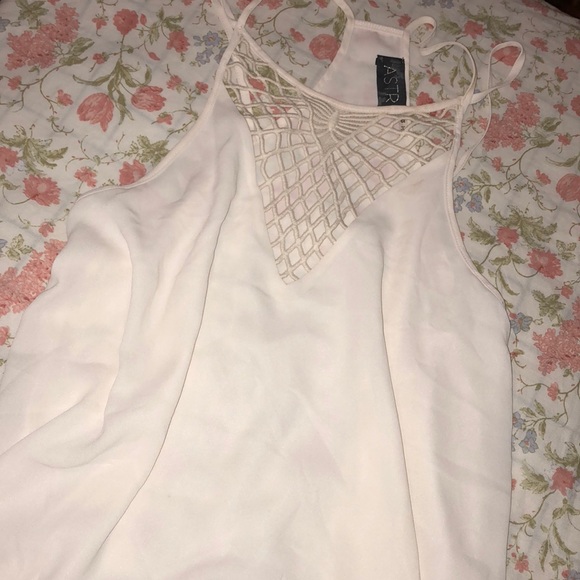 Beautiful Creme colored Astr top - Picture 2 of 3